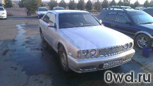 Битый автомобиль Nissan Cedric